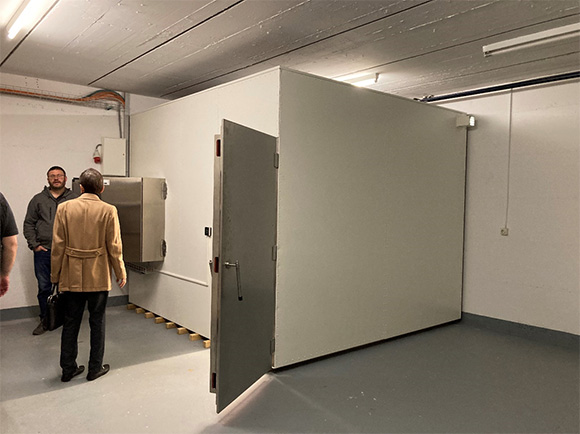スイスandair社にある電磁パルス（EMP）実験室
