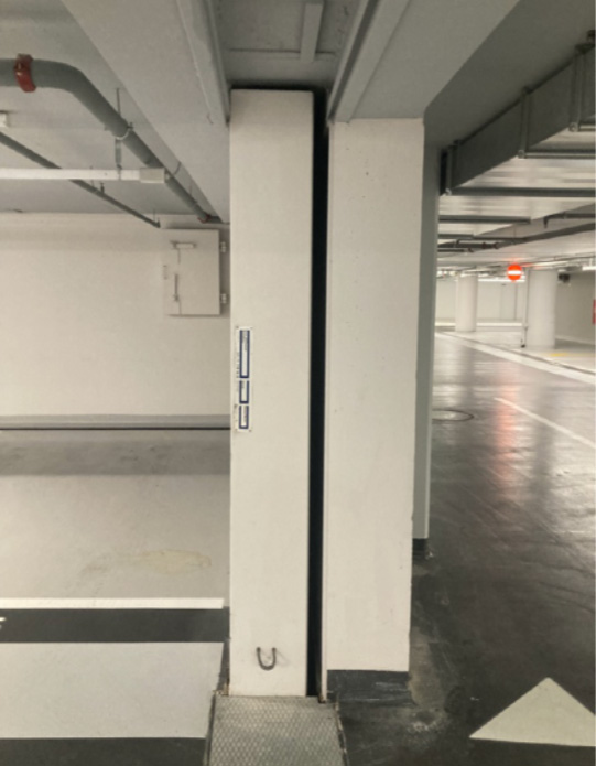 スイスの地下駐車場を利用した核シェルター