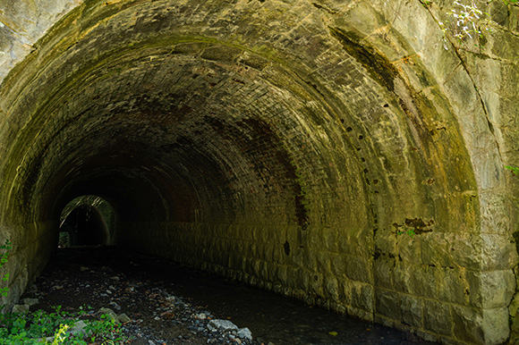 古いトンネルをデータセンター化する