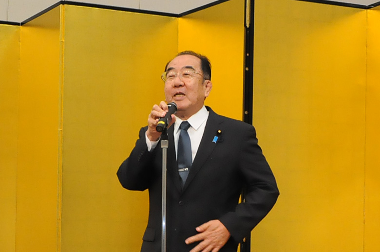 シェルター議連副幹事長の西銘恒三郎衆議院議員